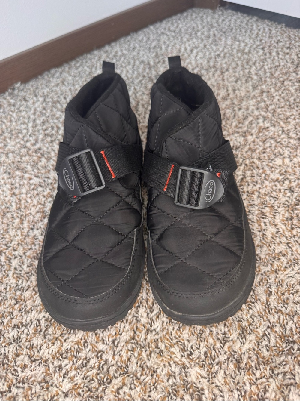 Chaco Ramble Puff Women’s Size 9 Black Quilted Fleece Lined Shoes JCH108888